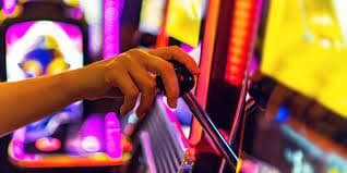 42c app KBZPay ဖြင့် MMK ငွေသွင်းနေသော မြန်မာ ကစားသမားမြင်ကွင်း